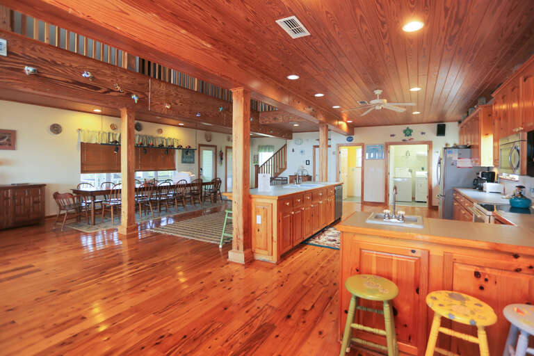 Plenty of Dining Spaces