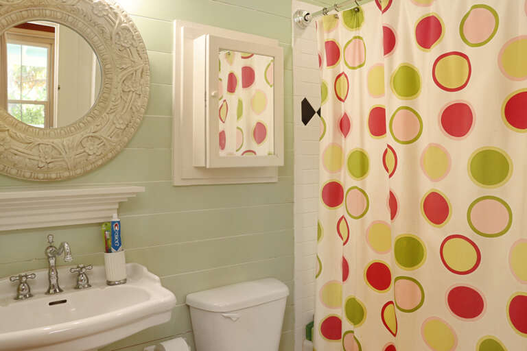 Bedroom 2 - Full Bath