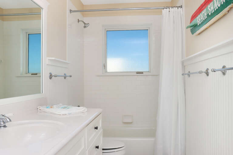 Full Bathroom Shower - Upstairs