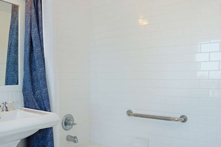 Bedroom 3 - Full Bathroom Shower
