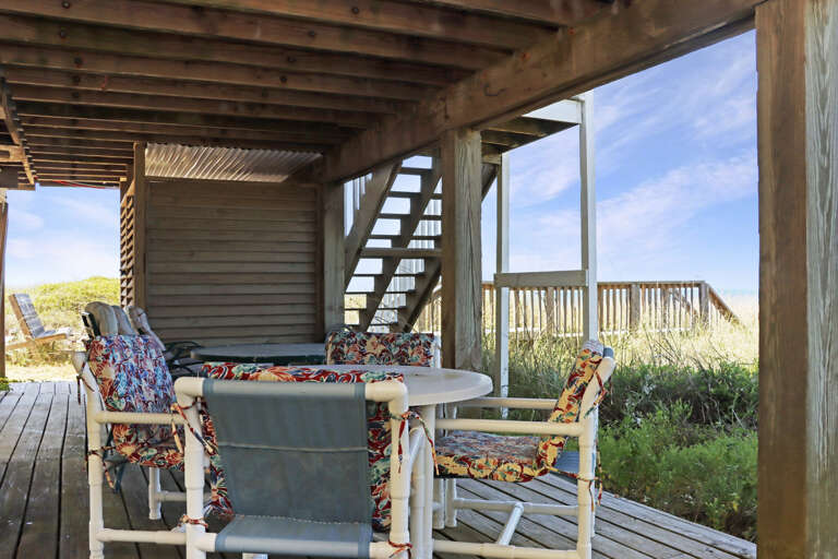 Outdoor Dining Under House