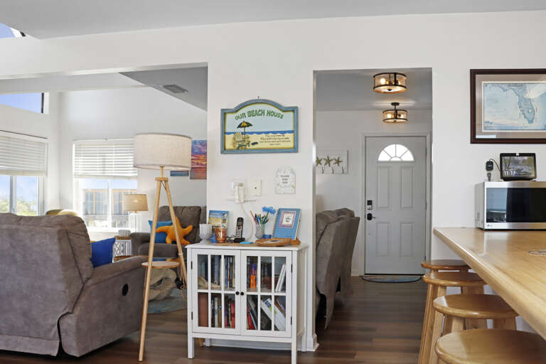 Main Entrance into the Living Room