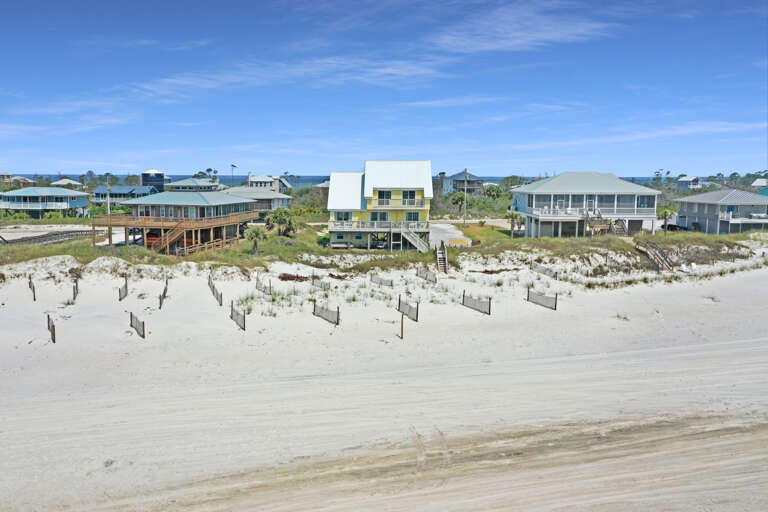 Pelican - Beachside Exterior