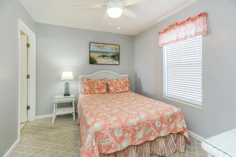 Bedroom 1 - Main Floor