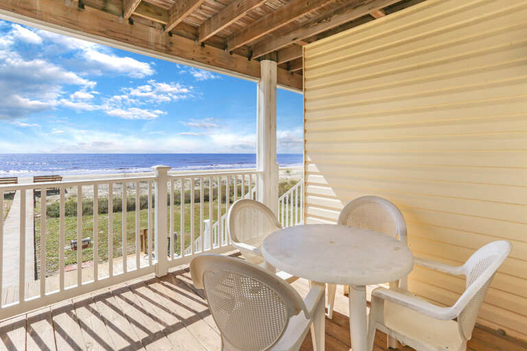 Gulf Front Deck - Outdoor Dining