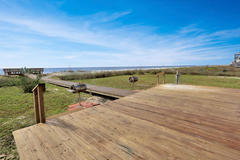 Grilling Area & Patio