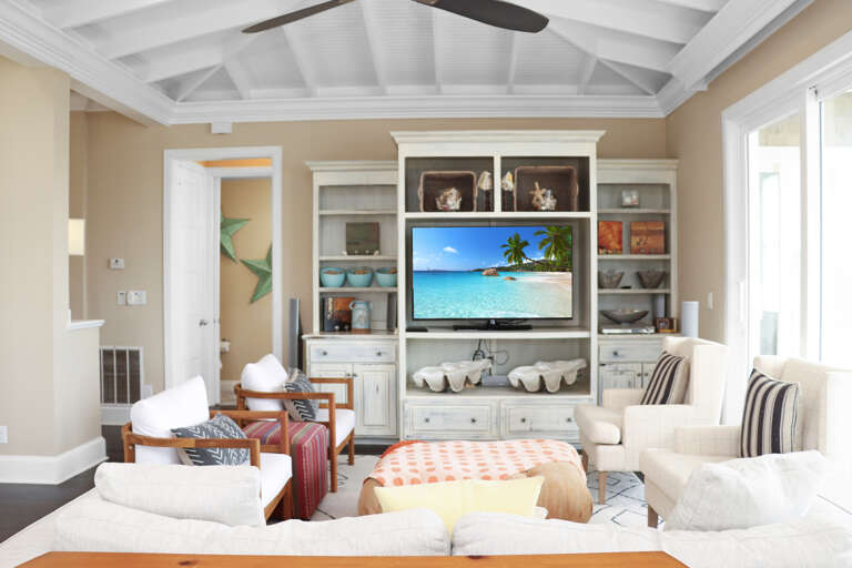 Top Floor Living Room with TV 