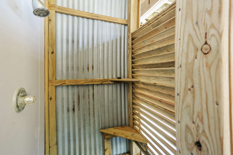 Outdoor Shower - Beachside