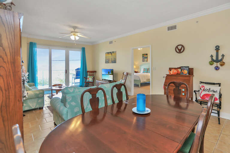 Dining & Living Area Dining & Living Area