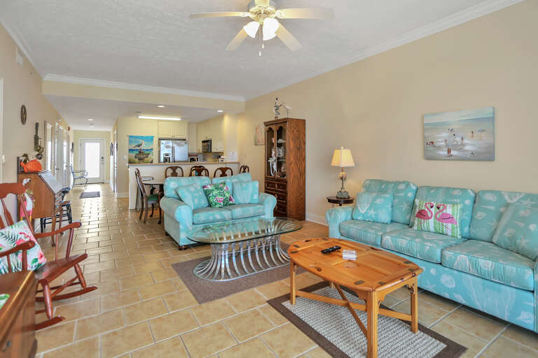 Living & Dining Area Living & Dining Area