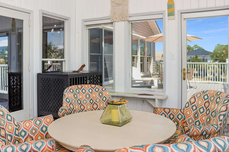 Beach View Sun Room with View onto Sun Deck