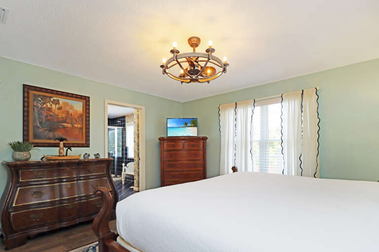 Bedroom 3 with TV