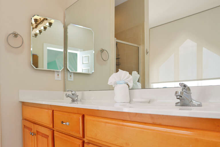 Bedroom 5 - Master Bath