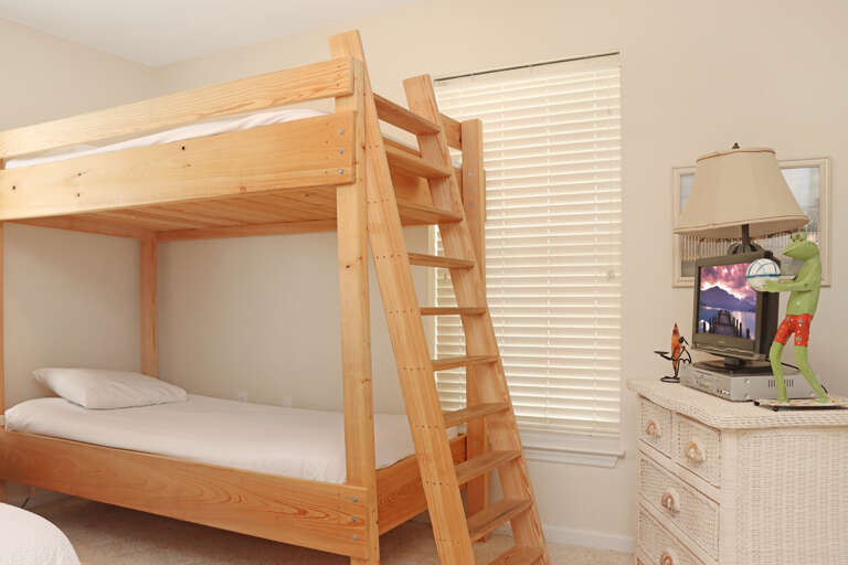 Bedroom 2 - Bunk Room with TV