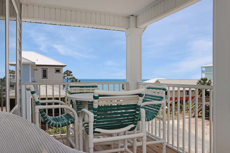 Outdoor Dining Table on Top Floor Deck