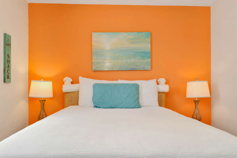 Bedroom 2 - Queen Bed
