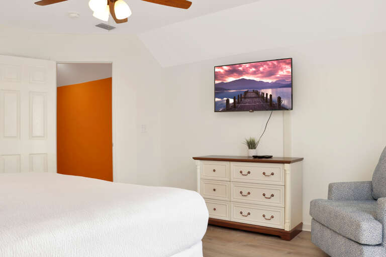Bedroom 4 with TV