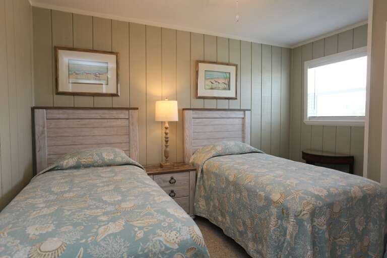 One More Time Bedroom 3