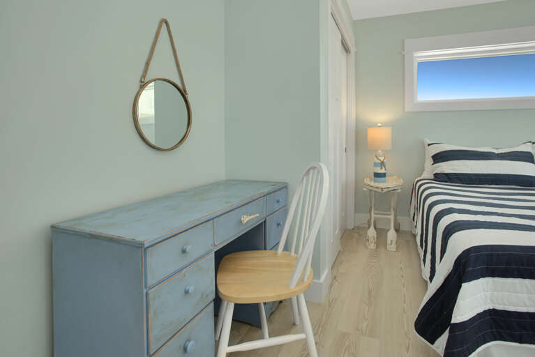 Bedroom 2 - Work Desk