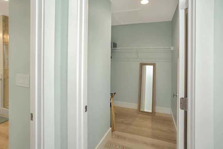 Bedroom 4 - Walk-in Closet