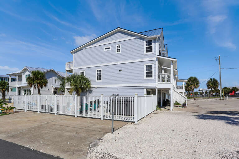 Corner Lot -Enclosed Patio with Swim Spa