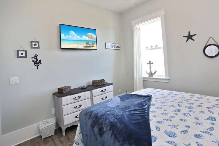 Bedroom 2 with TV