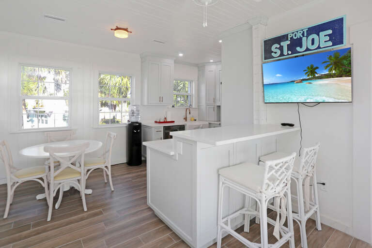 Dining & Bar Seating