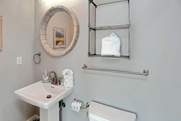 Bedroom 2 - Full Bath