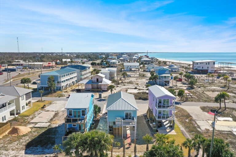 Lala's Place, Hesed Beach Cottage - Rear Exterior & Distance to Beach