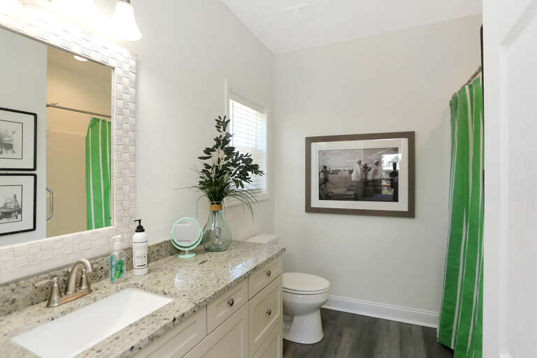 Bedroom 1 - Full Bath