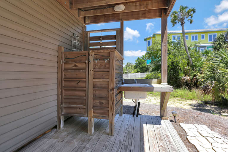 Under House - Shower & Fish Cleaning