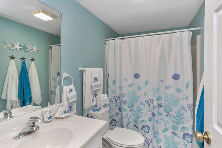 Full Bath - Main Floor