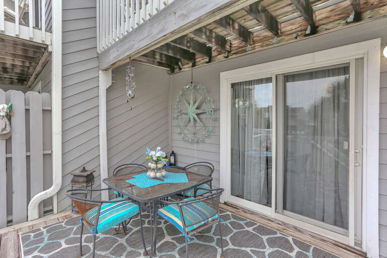 Main Floor Deck - Dining