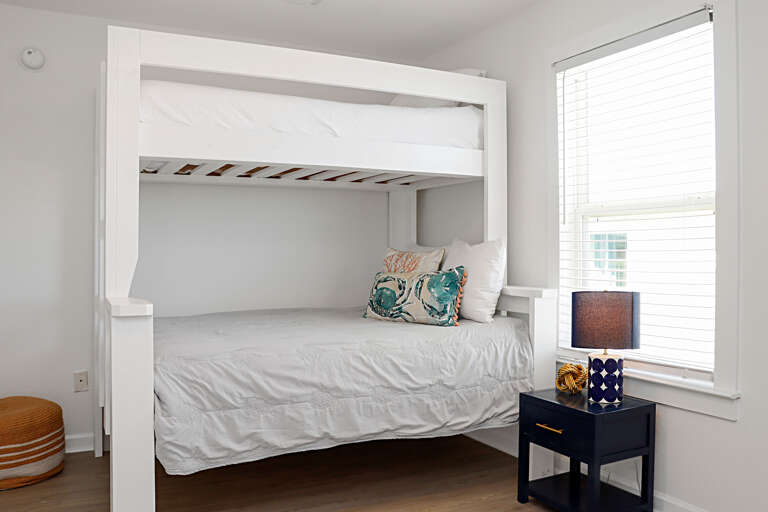 Upstairs Bunk Room with Twin Over Double