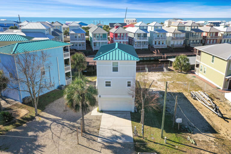 The Ricks Carlton - Roadside Exterior