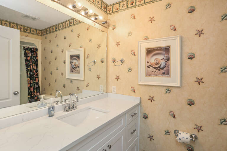 Bedroom 1 - Full Bath