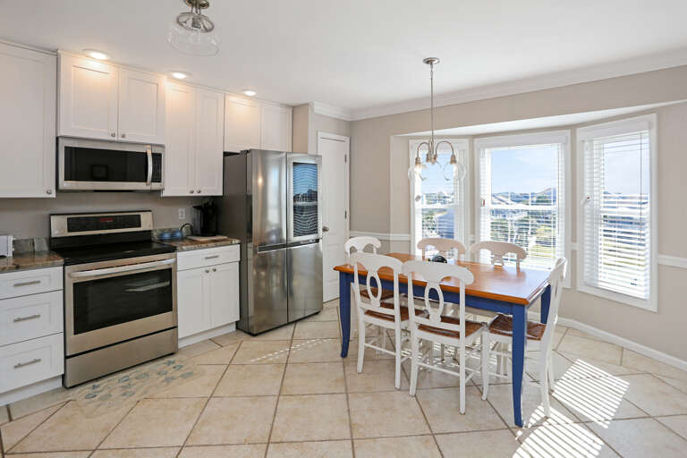 Eat-In Kitchen Dining Table