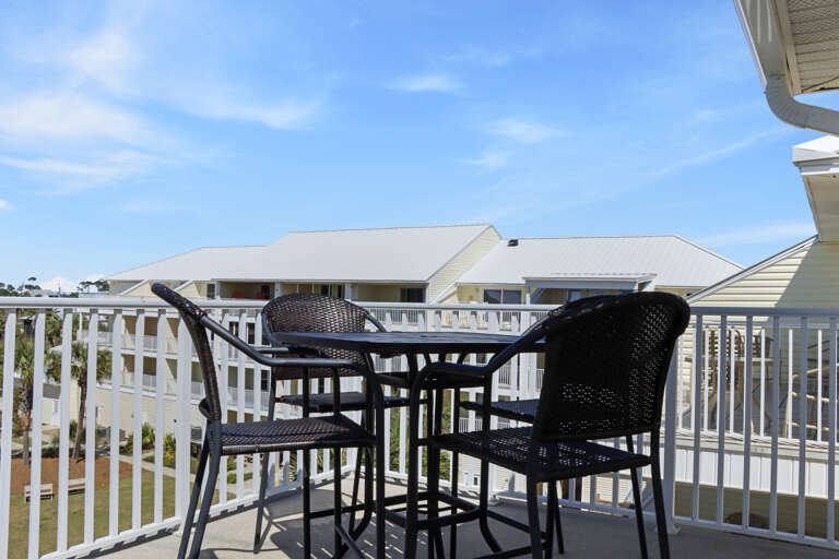 Outdoor Dining on Top Deck
