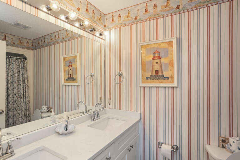 Bedroom 3 - Full Bath