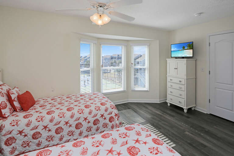 Bedroom 4 - TV