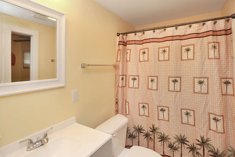 Full Bath Full Bath