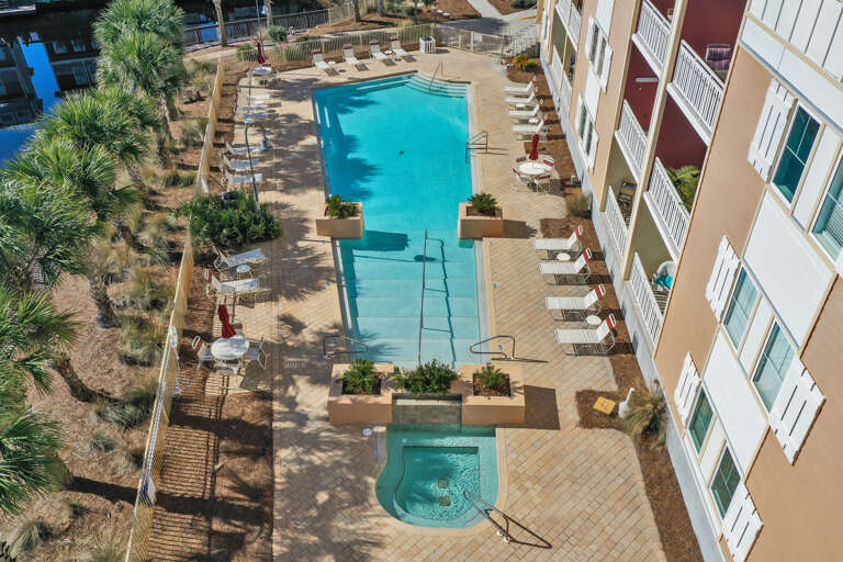 Community Pool & Hot Tub