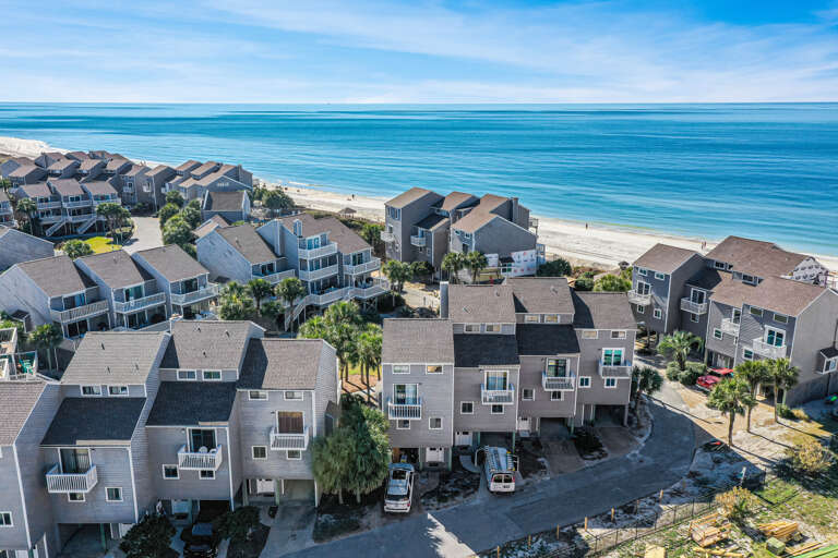 Close Distance to Beach with Easy Access