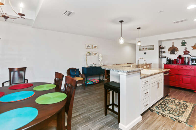 Kitchen & Dining Area Kitchen & Dining Area