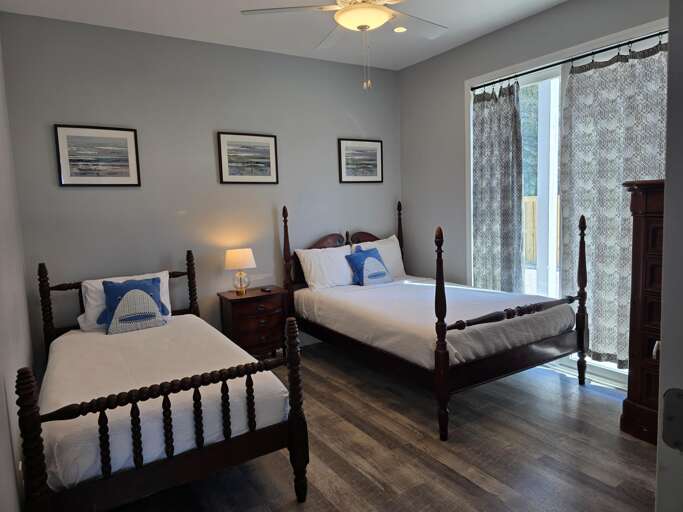 Guest Bedroom  Full and Twin Beds