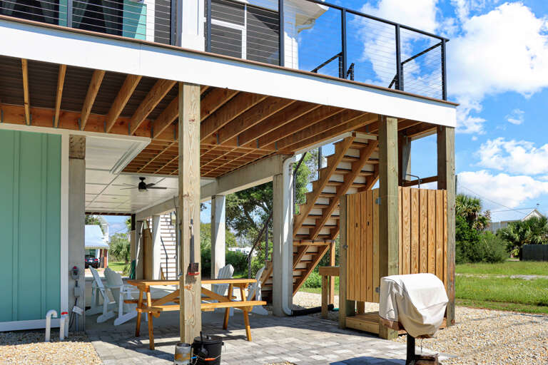 Outdoor Shower and Picnic Area