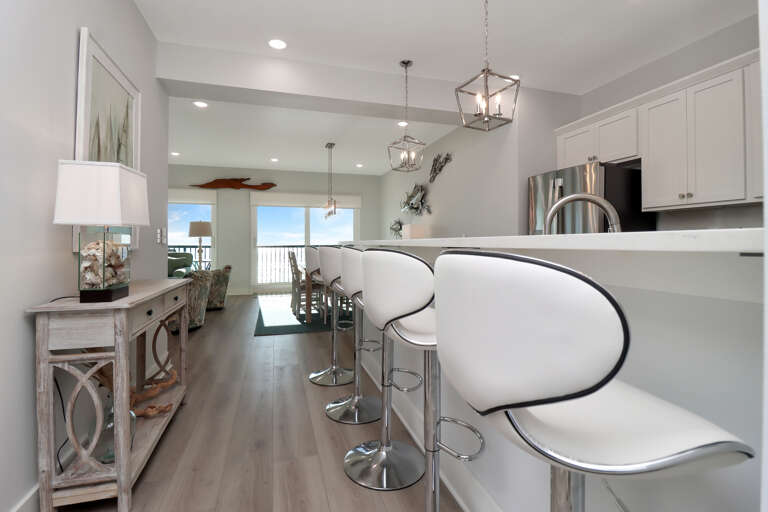 Kitchen - Bar Seating