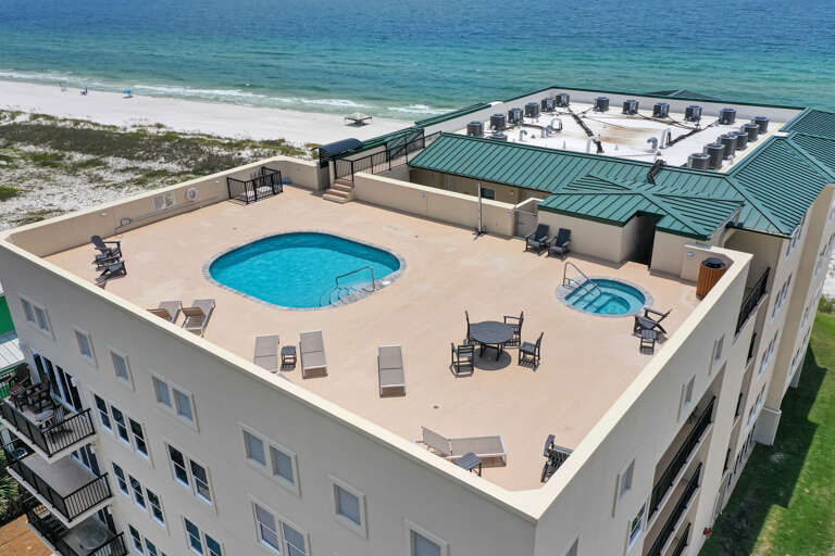 Rooftop Pool Deck