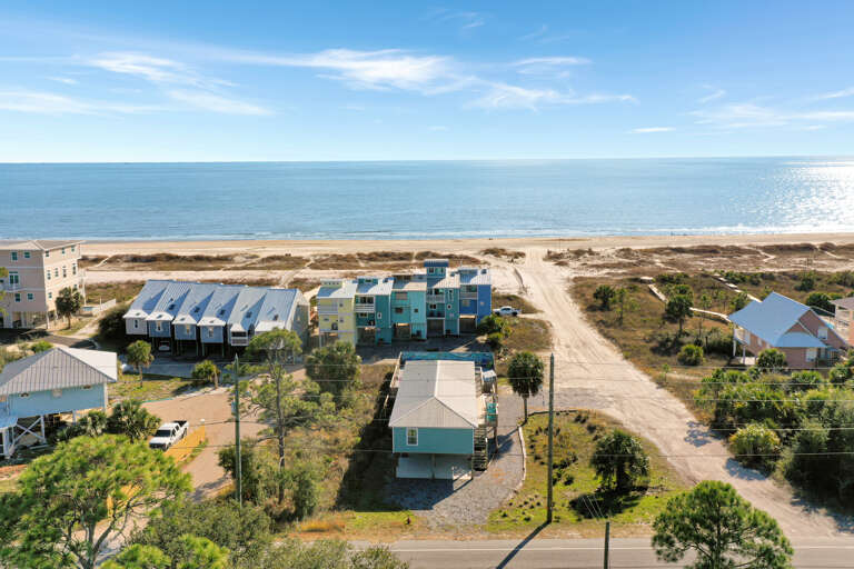 Great Place to Beach and Pool