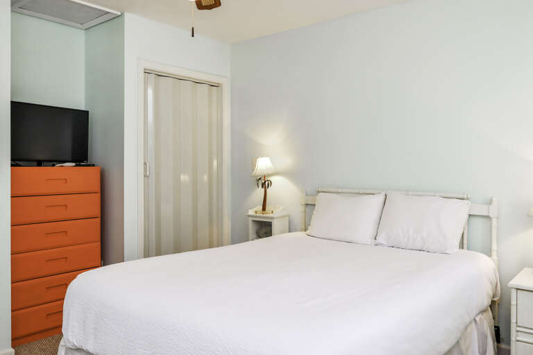 Bedroom 2 with TV Bedroom 2 with TV